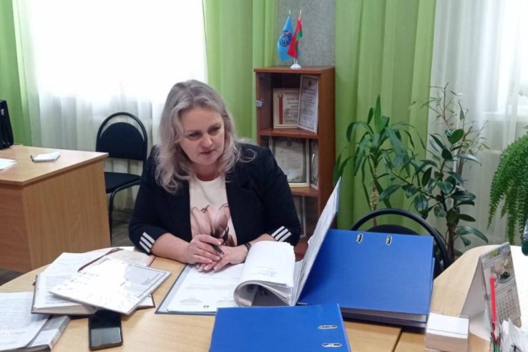 Профсоюзный правовой инспектор проверил соблюдение трудового законодательства в социальном пансионате «Каменка» и зональном архиве Бобруйска