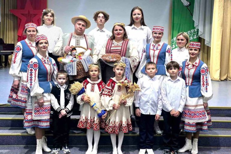 Танцевали, играли и победили: профактив Мстиславщины блеснул талантами на конкурсе «Вместе к творчеству»